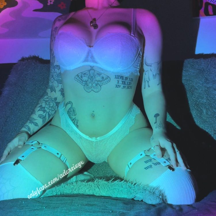 Best Golden Shower OnlyFans Accounts adoreivyx