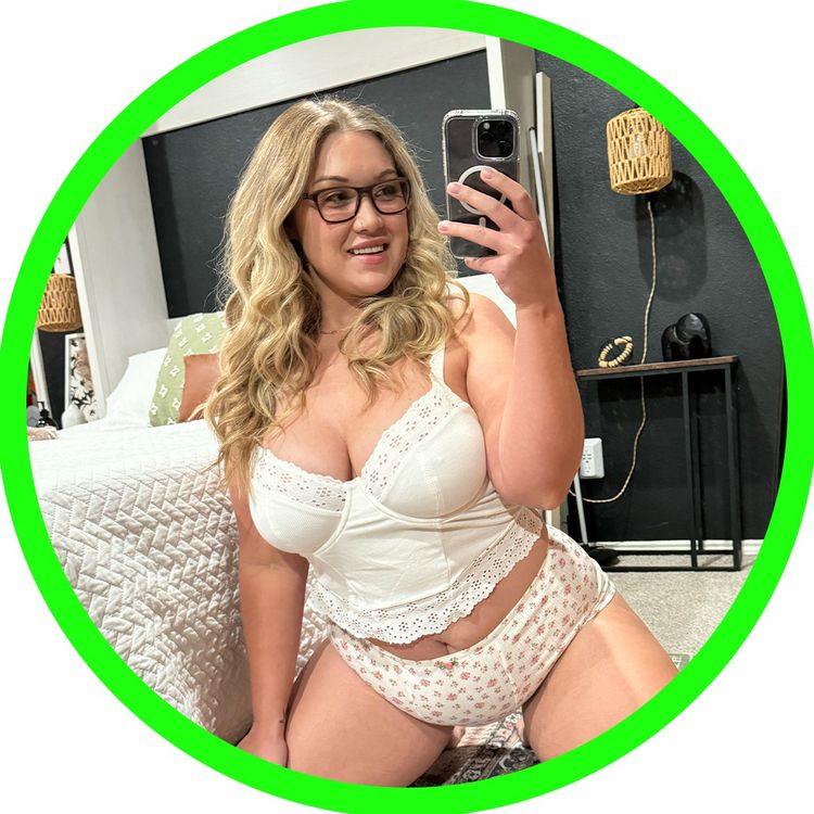 Best NSFW OnlyFans Accounts allieluna90