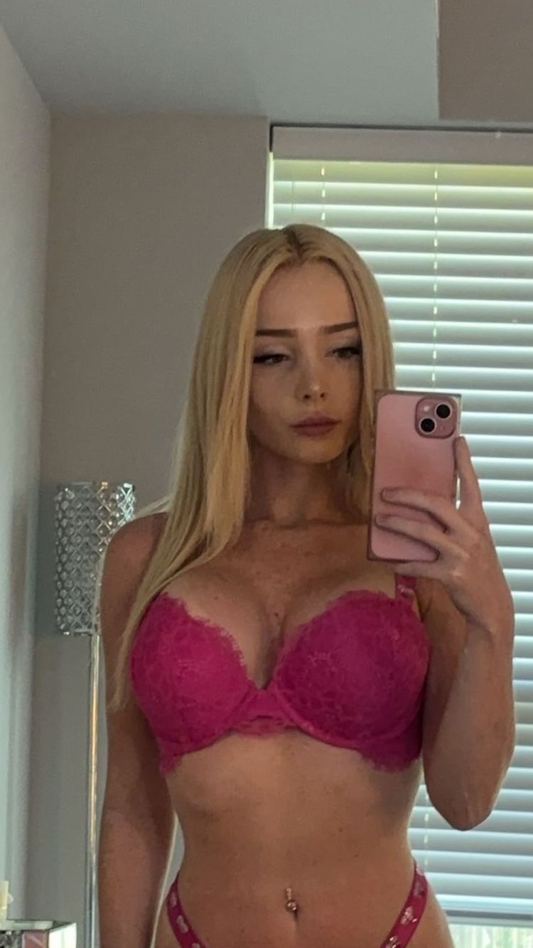Best Kitten OnlyFans Accounts ambermoody