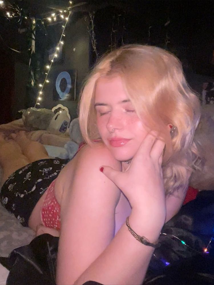 Best Fame OnlyFans Accounts angelixvampp