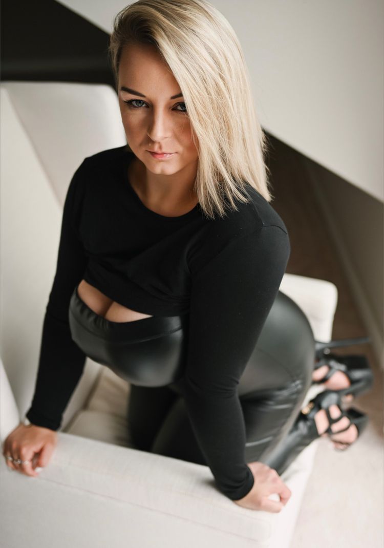 Best Genie OnlyFans Accounts annaschmidti