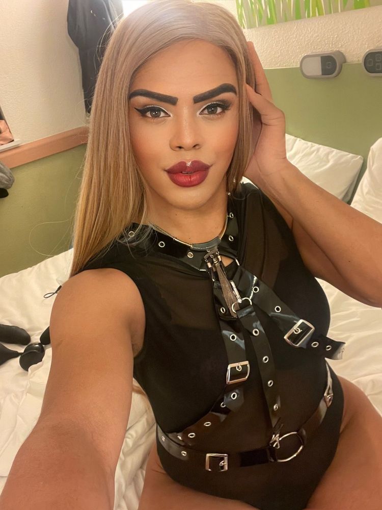Best Crossdressing OnlyFans Accounts anthonydelaruee