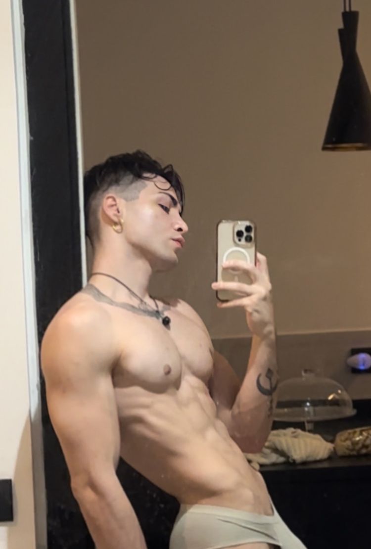 Best Muscle OnlyFans Accounts antoniosebert
