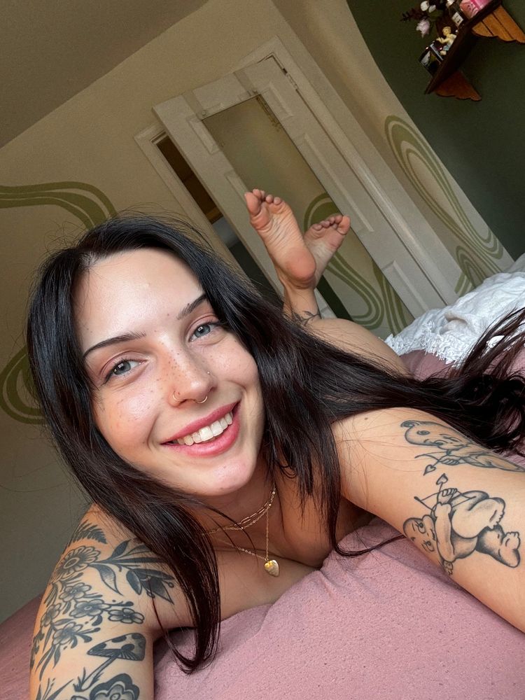 Best Pretty Toes OnlyFans Accounts ashleylottsxo