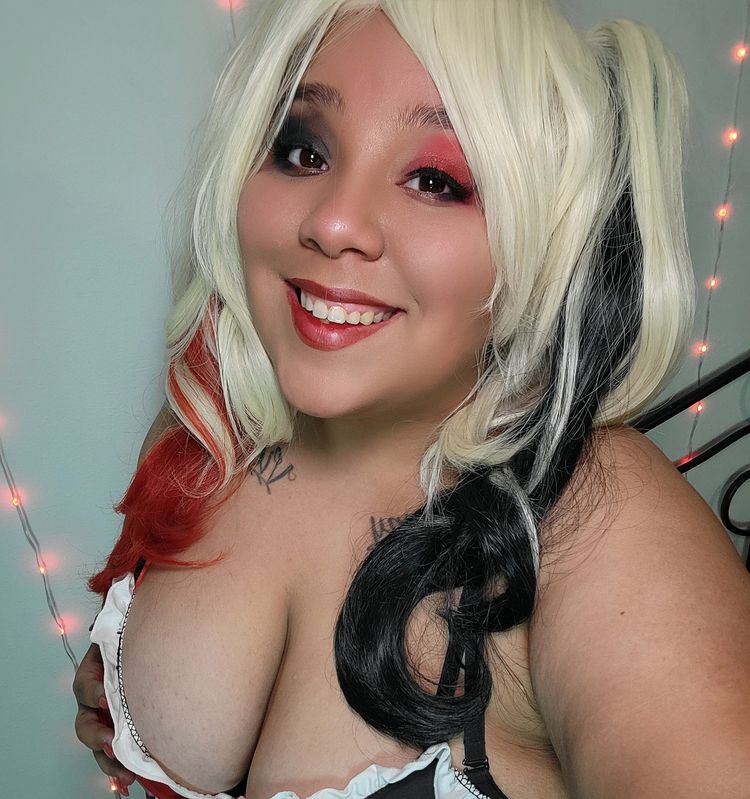 Best Gothic OnlyFans Accounts atzula
