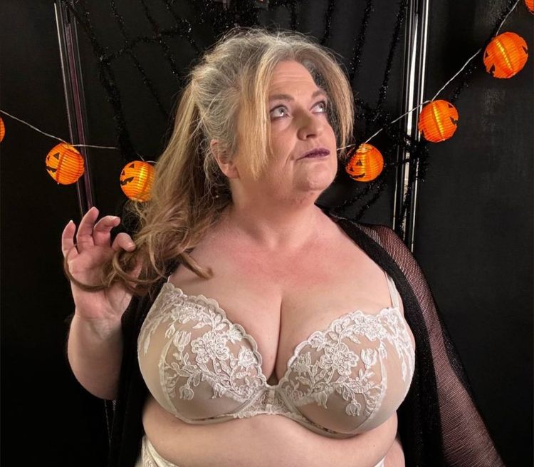 Best neighbor OnlyFans Accounts bbw_gilf_uk