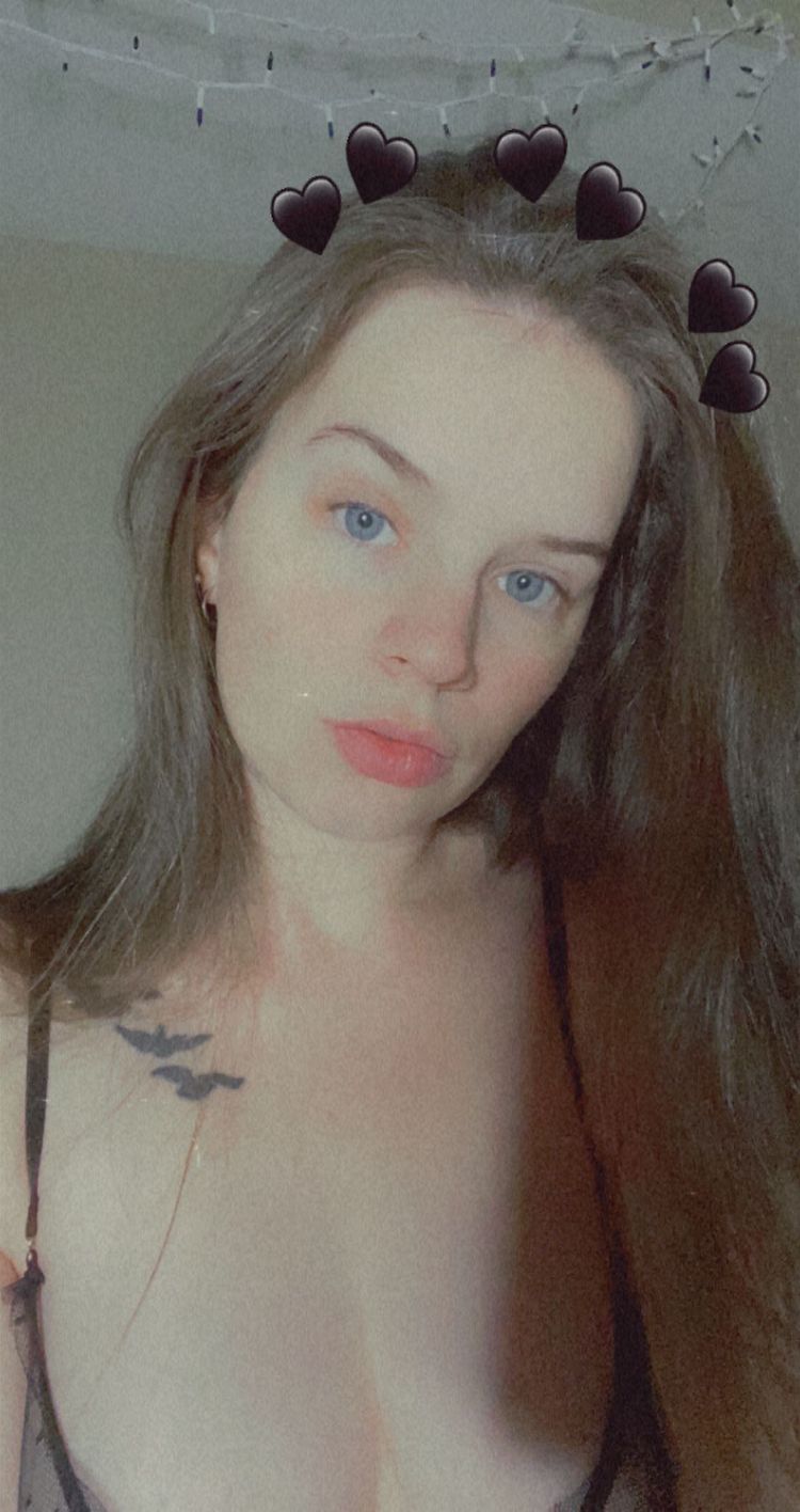 Best Pisces OnlyFans Accounts bluebombshell96