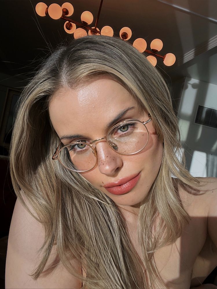 Best Erotic OnlyFans Accounts bobbielavender