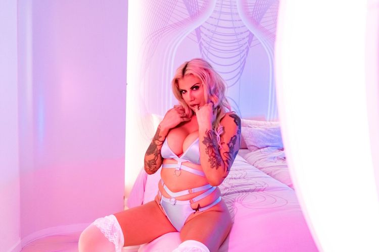Best Snowbunny OnlyFans Accounts carovinc