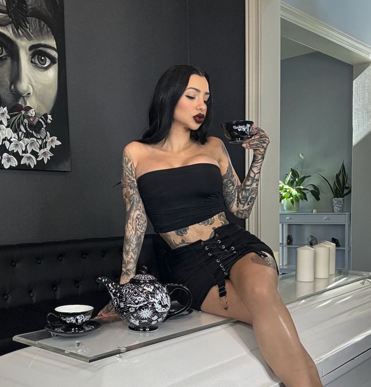 Best Gothic OnlyFans Accounts cassie.curses