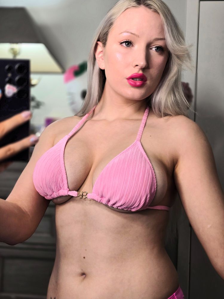 Best Handjob OnlyFans Accounts cecenicolesmith