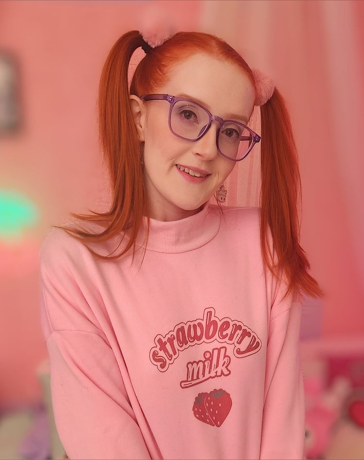 Best Fae OnlyFans Accounts cherry-fae