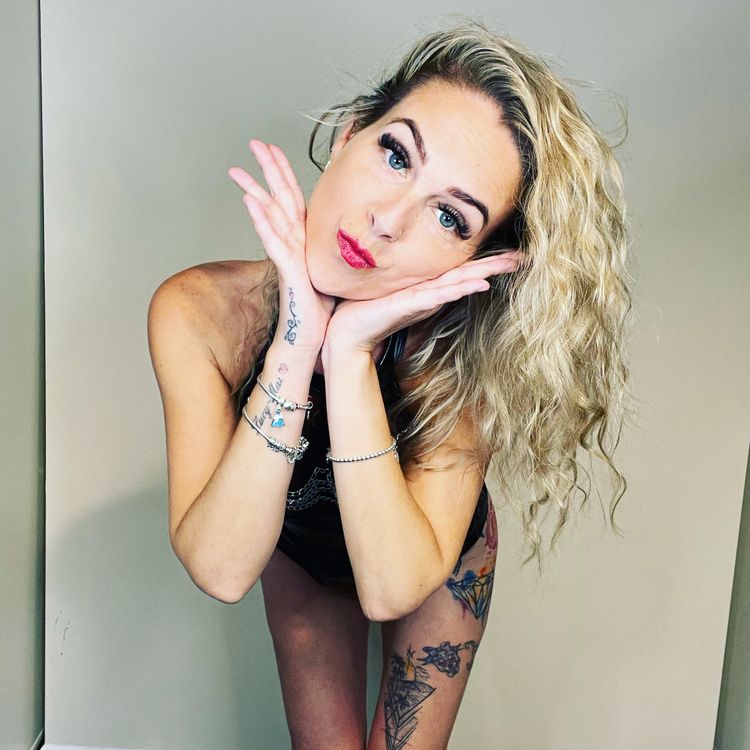 Best Sugar Baby OnlyFans Accounts cleo-aray