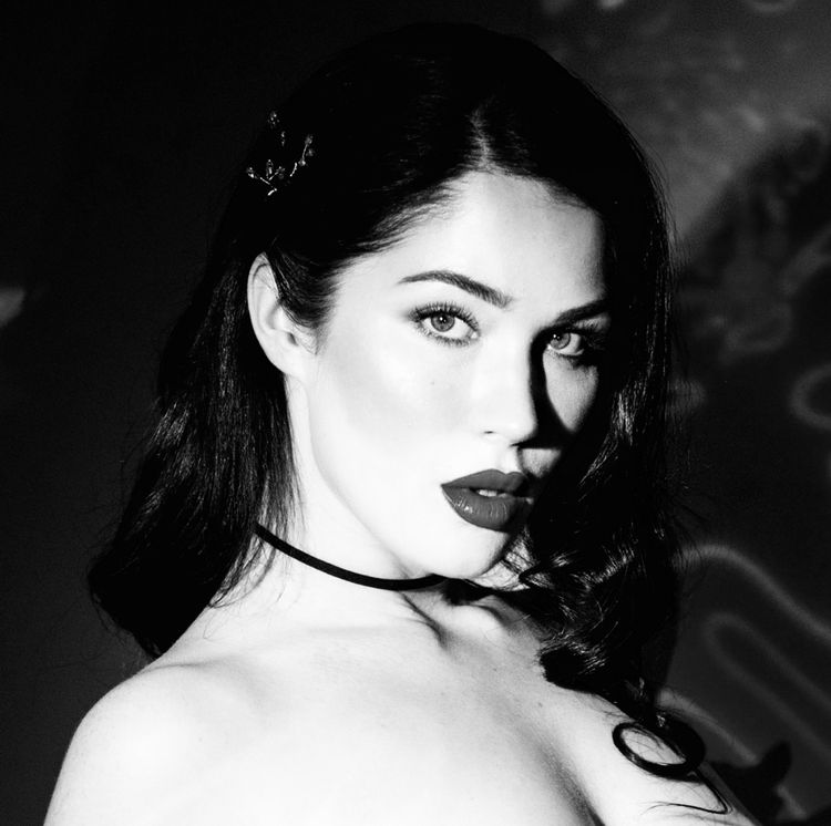 Best Beauty OnlyFans Accounts clubevelynclaire