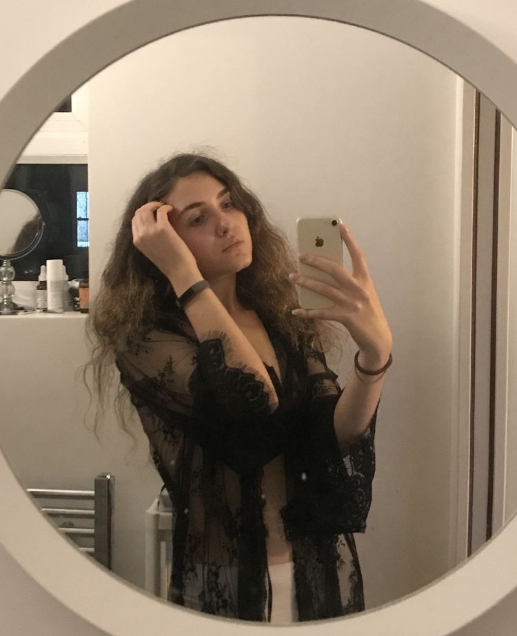 Best Naked Yoga OnlyFans Accounts come_lay_with_adile