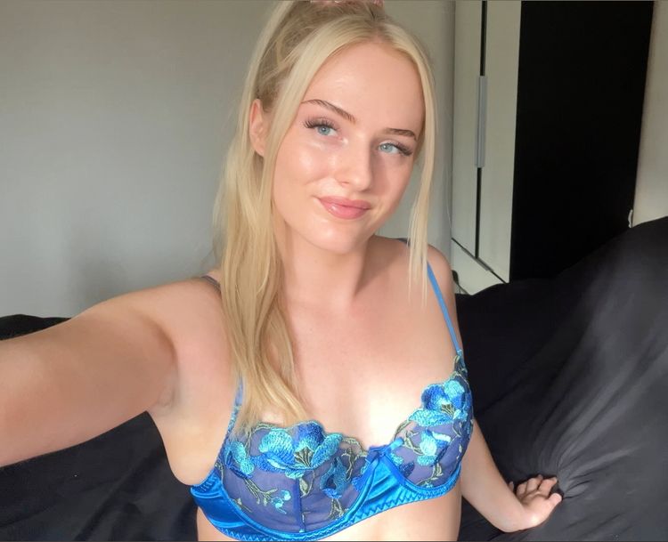 Best Juicy OnlyFans Accounts cutiebooty.x