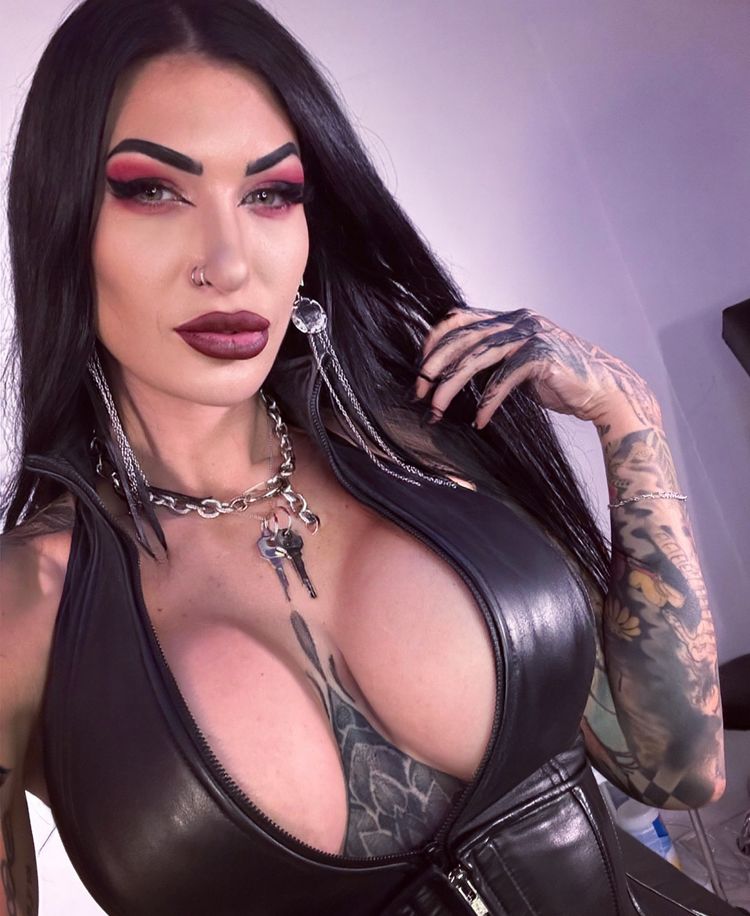Best Mistress OnlyFans Accounts damazonia_