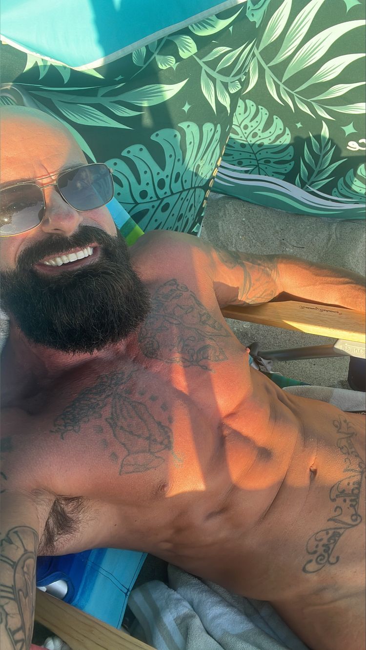 Best Finest OnlyFans Accounts darrendelfino