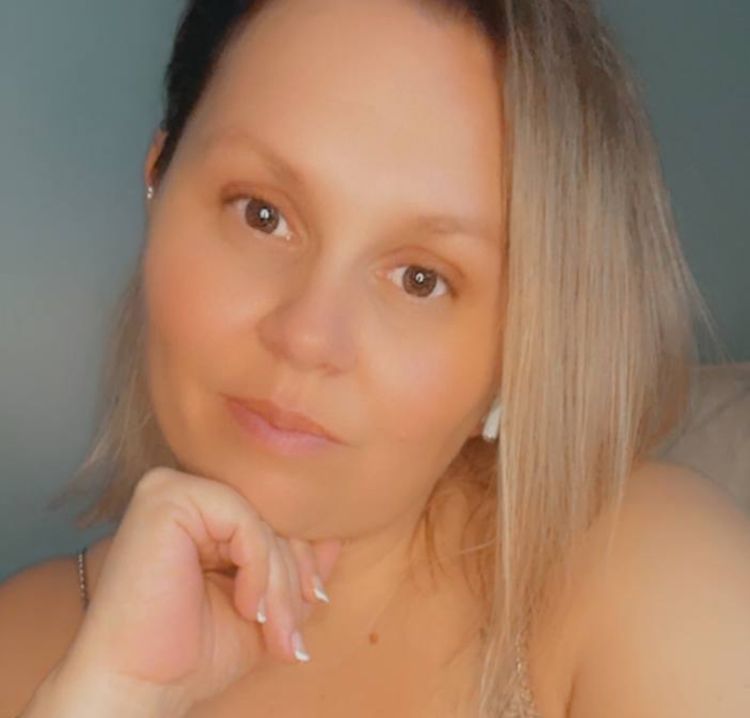 Best Brown Eyes OnlyFans Accounts deanne_spicy