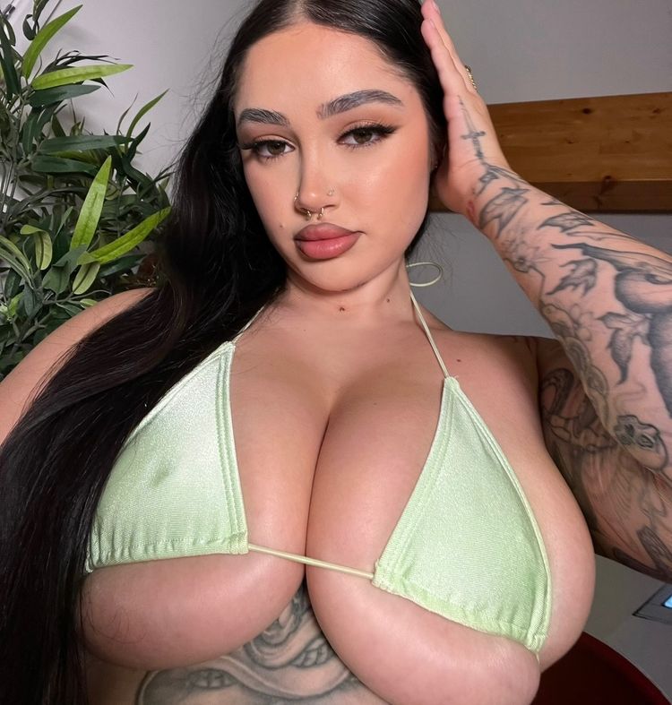 Best Dominatrix OnlyFans Accounts devilbabie