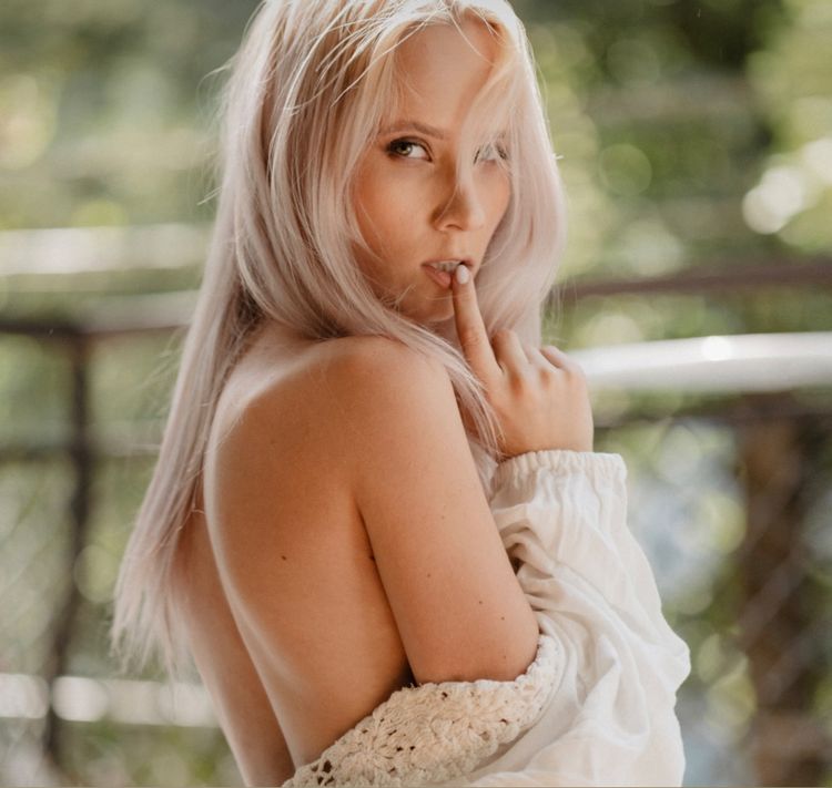 Best Female OnlyFans Accounts di_sedova