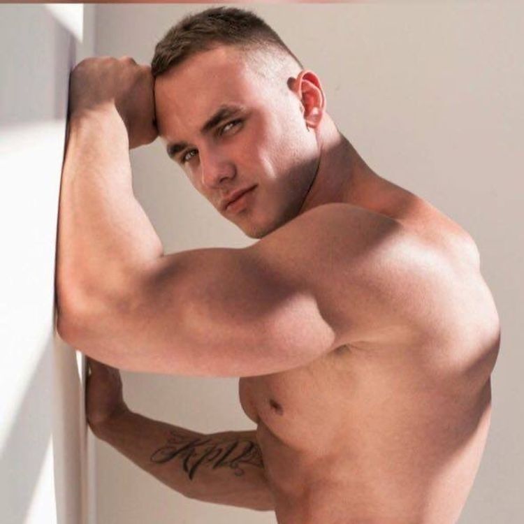 Best Muscle OnlyFans Accounts dimantumash