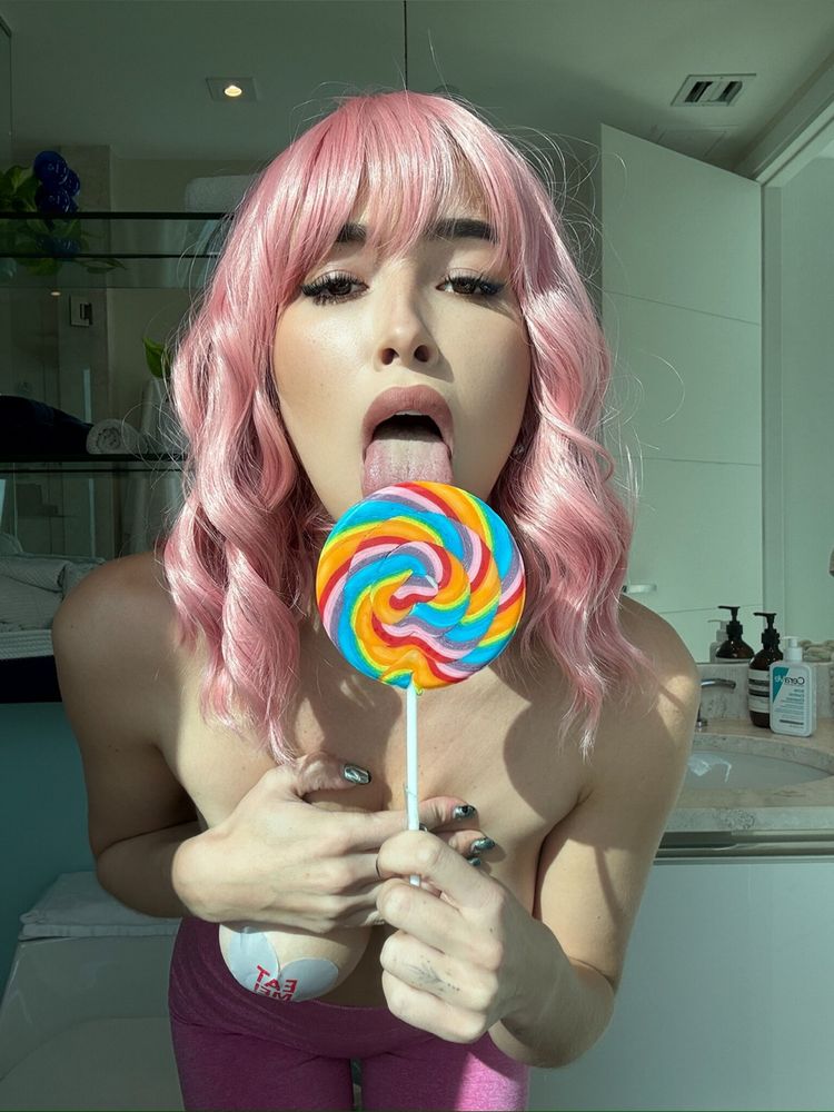 Best Freak OnlyFans Accounts elenakamperi