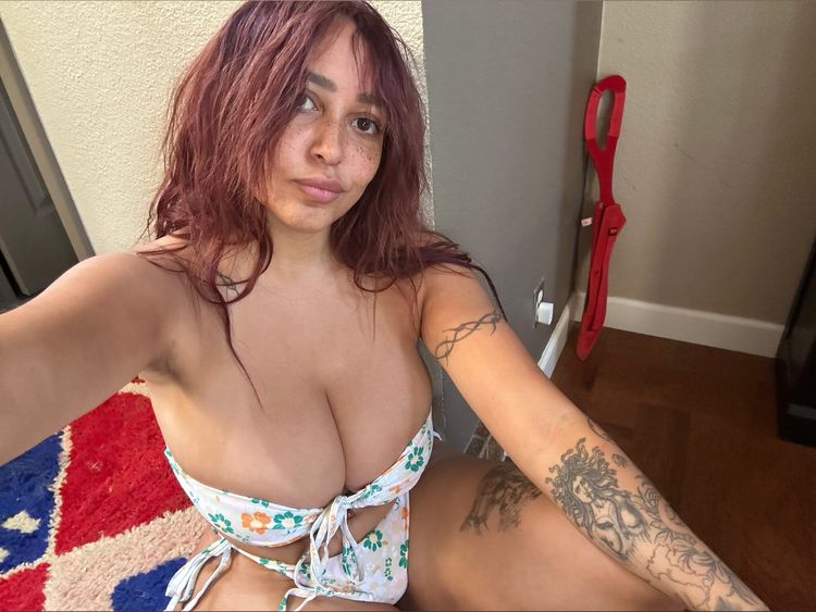 Best BG OnlyFans Accounts emilycheree
