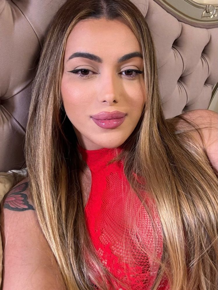 Best OnlyFans Accounts Brazil emilynarizinho