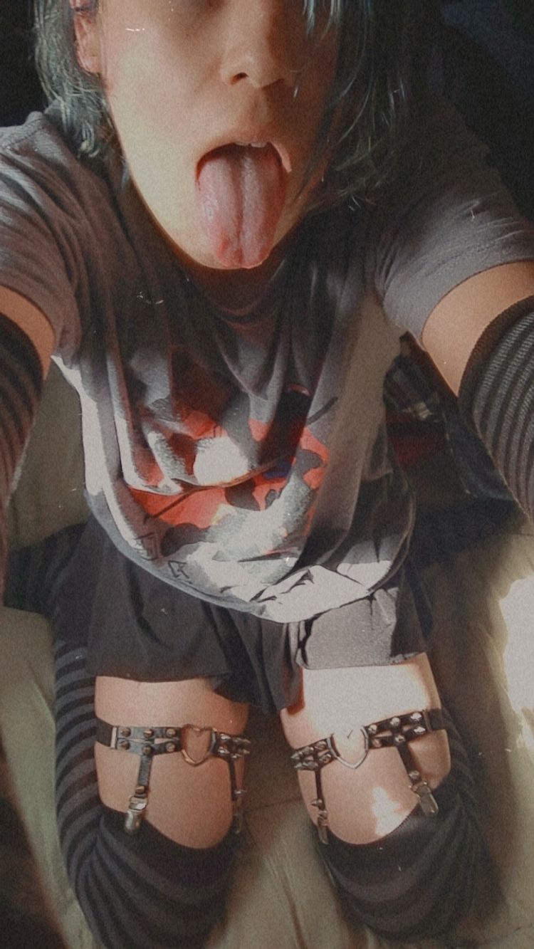 Best Puyallup OnlyFans Creators femboykneesocks