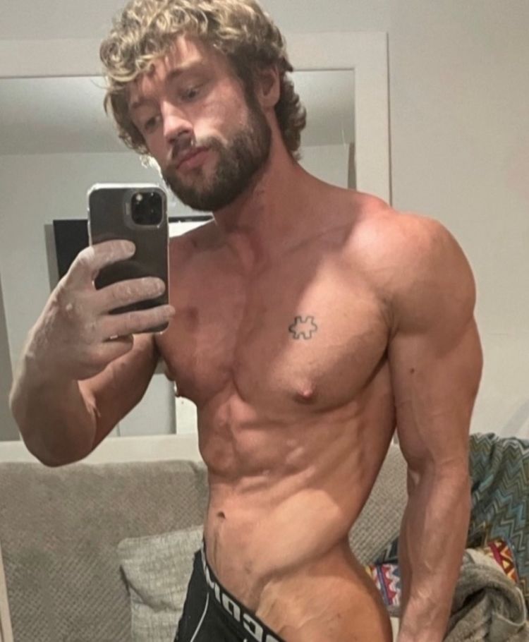 Best Underwear OnlyFans Accounts foxxytommy