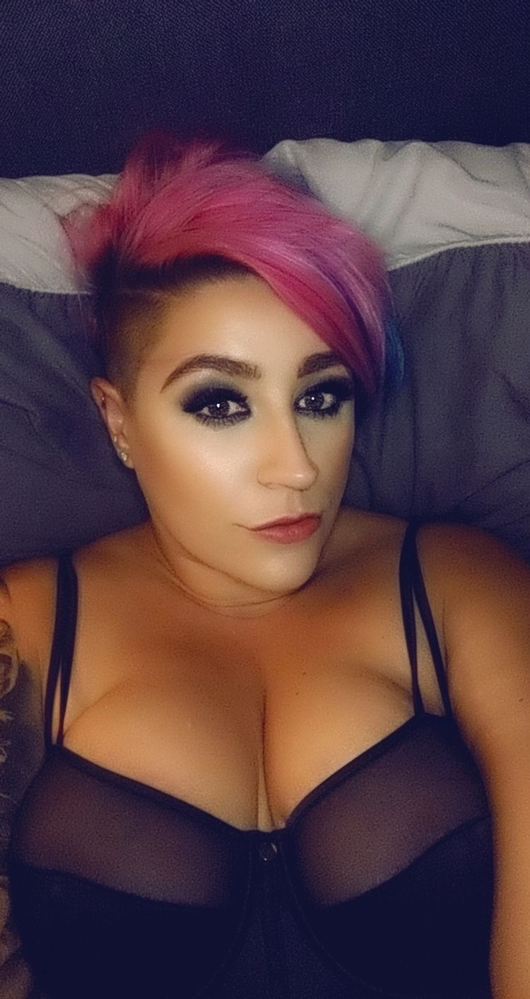 Best Gamergirl OnlyFans Accounts gamergirl25
