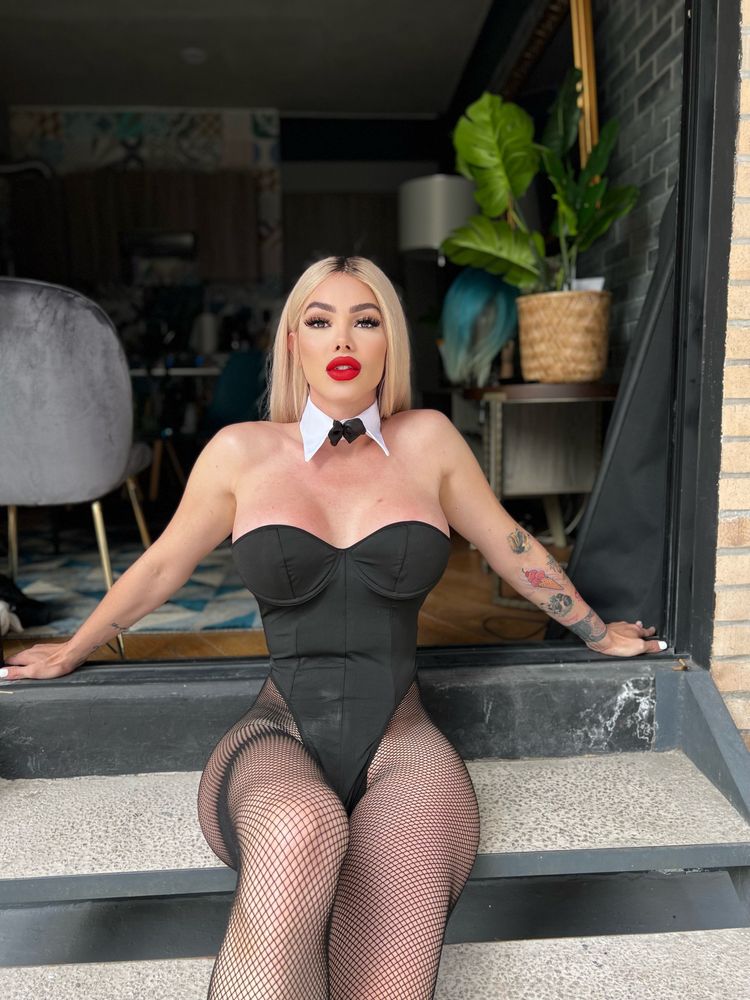 Best Bombshell OnlyFans Accounts giaitzel