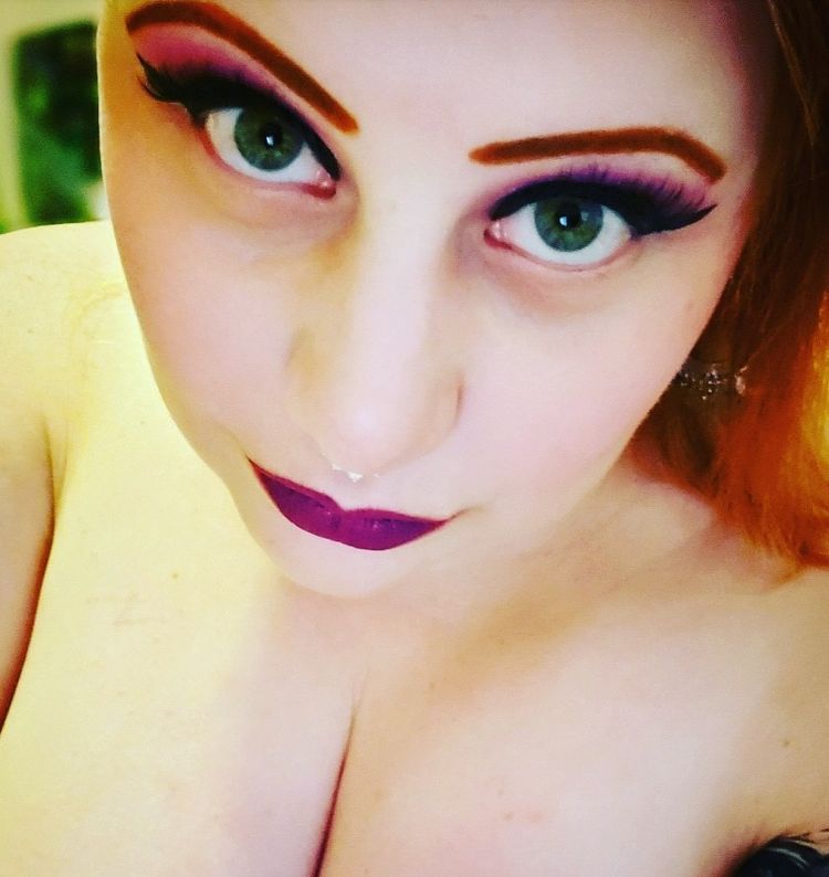 Best Plussize Model OnlyFans Accounts gothiccaaddams