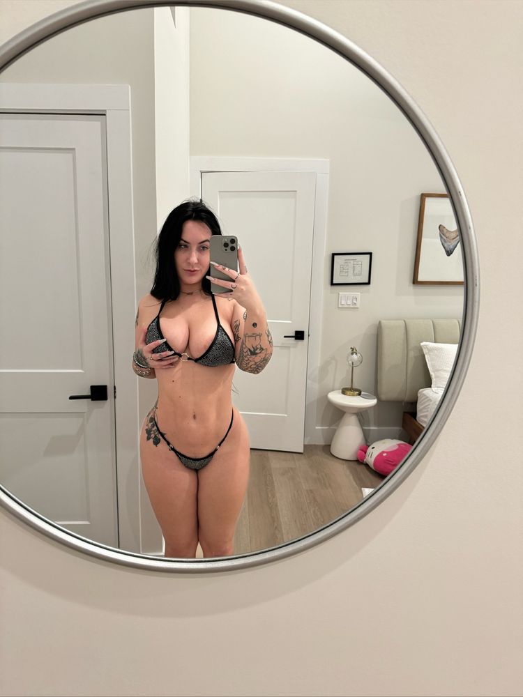 Best Femdom OnlyFans Accounts gothspvt