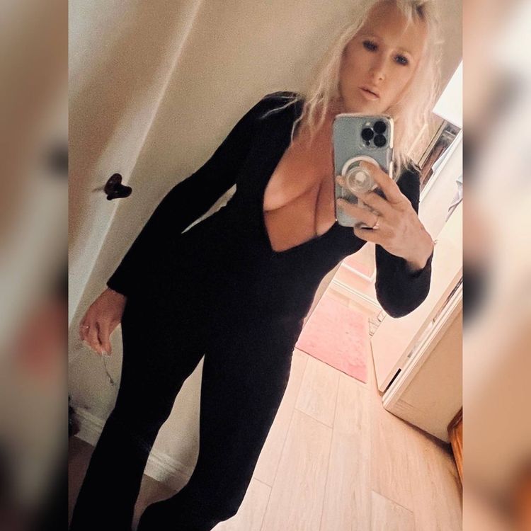 Best Mistress OnlyFans Accounts hannahandsuzie