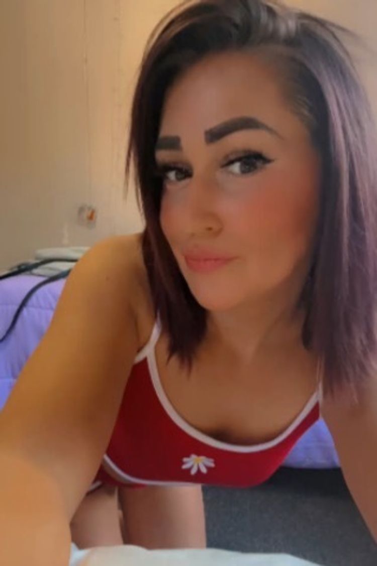 Best Glory Hole OnlyFans Accounts imakeitrainjenny