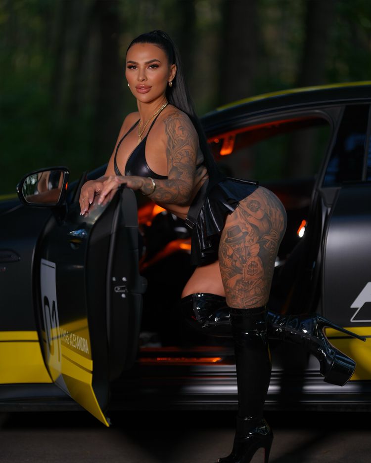 Best Nun OnlyFans Accounts iuhasalexandra_free