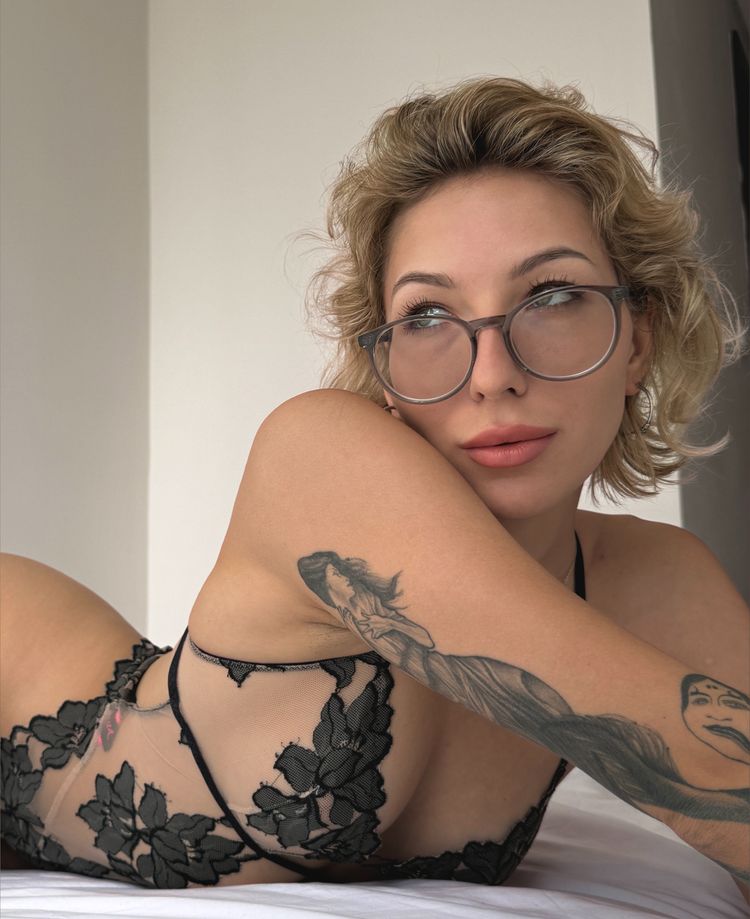 Best Music OnlyFans Accounts julie_hielbert