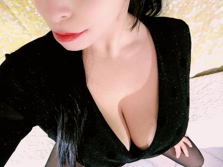 Best Ballbusting OnlyFans Accounts karabb