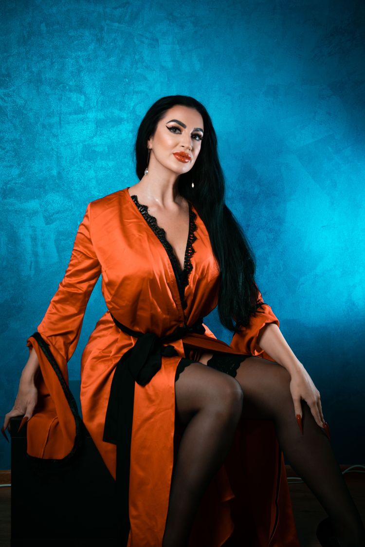 Best Mummification OnlyFans Accounts kinkydomina