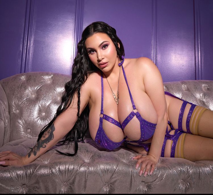 Best Teasing OnlyFans Accounts korinakova