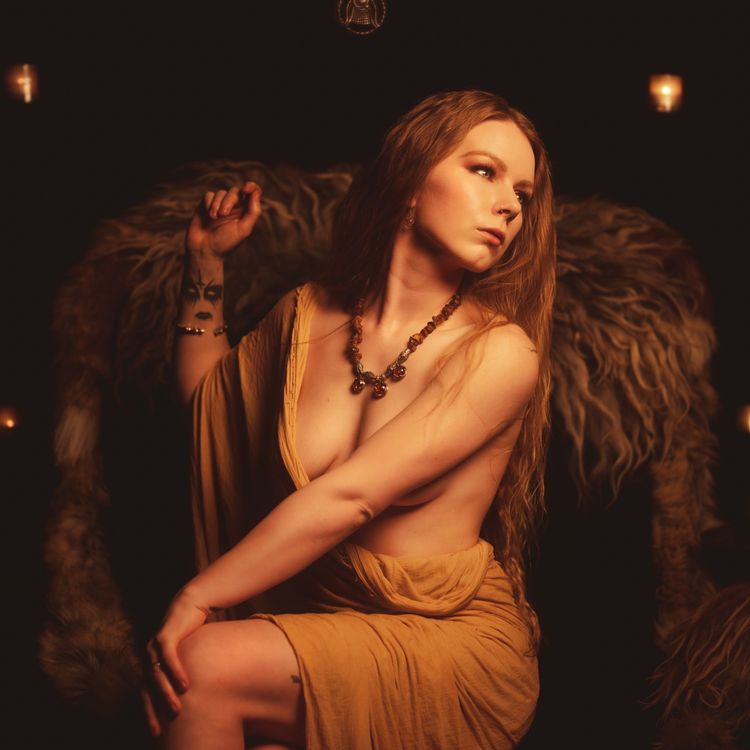 Best Boudoir OnlyFans Accounts ladyleanansidhe