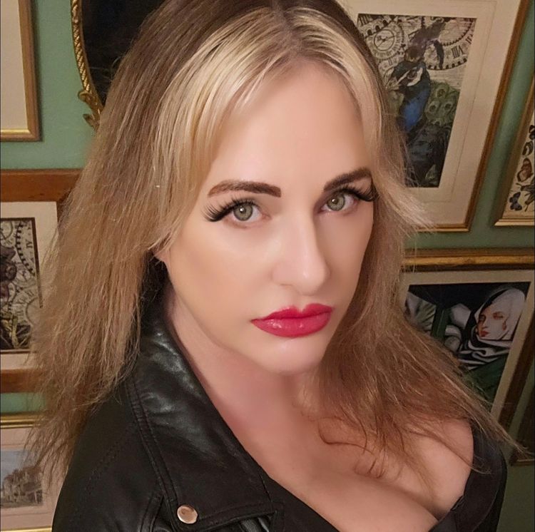Best Kinkster OnlyFans Accounts ladyninabirch