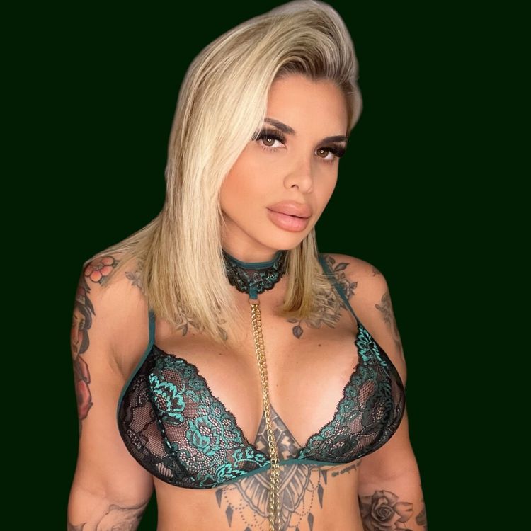 Best Kisses OnlyFans Accounts latinnnbabe