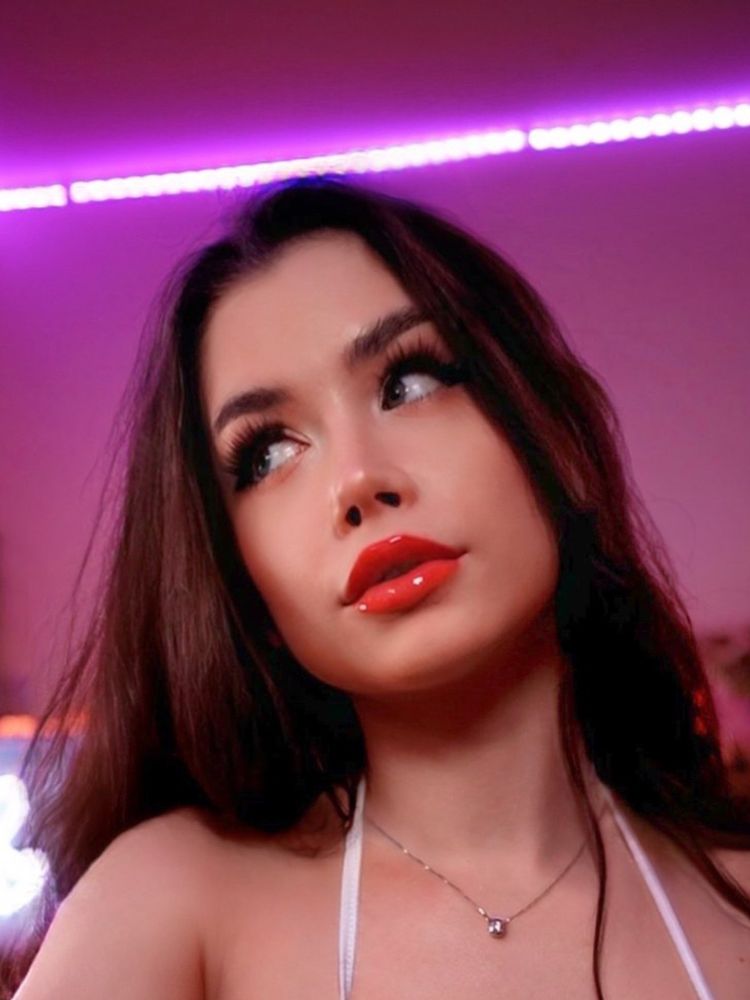 Best Explore OnlyFans Accounts laureljeune