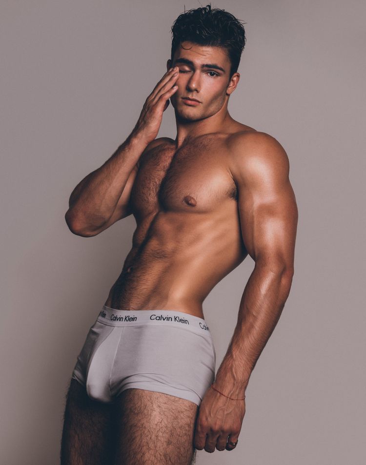 Best Bodybuilder OnlyFans Accounts leviconely