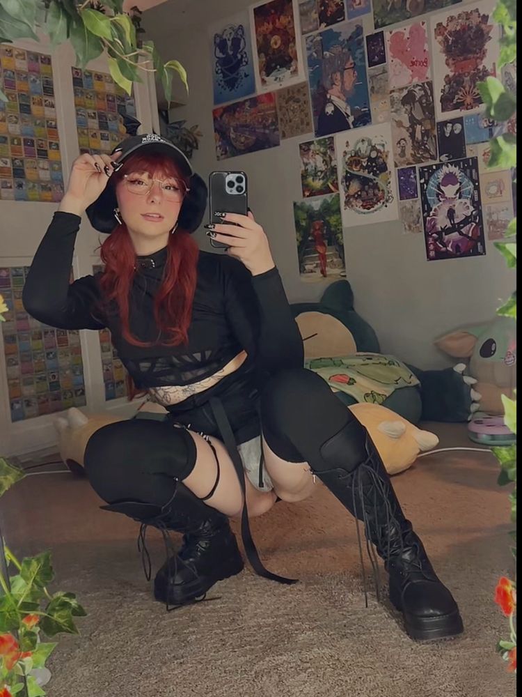 Best Meme OnlyFans Accounts lewdroo