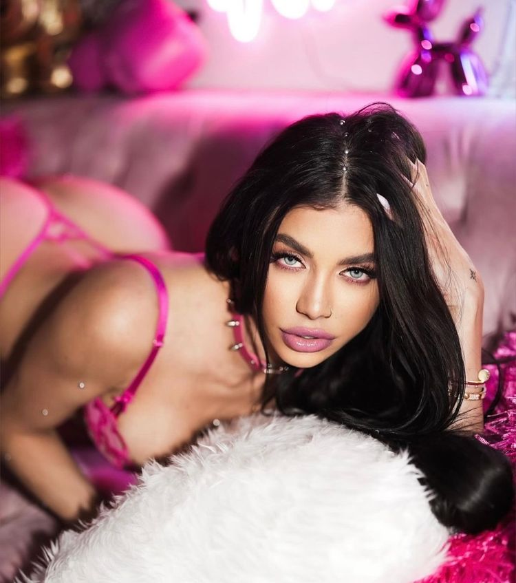 Best Music OnlyFans Accounts lilveronicar