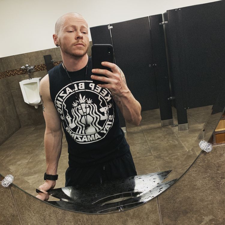 Best FTM OnlyFans Accounts loganknight09